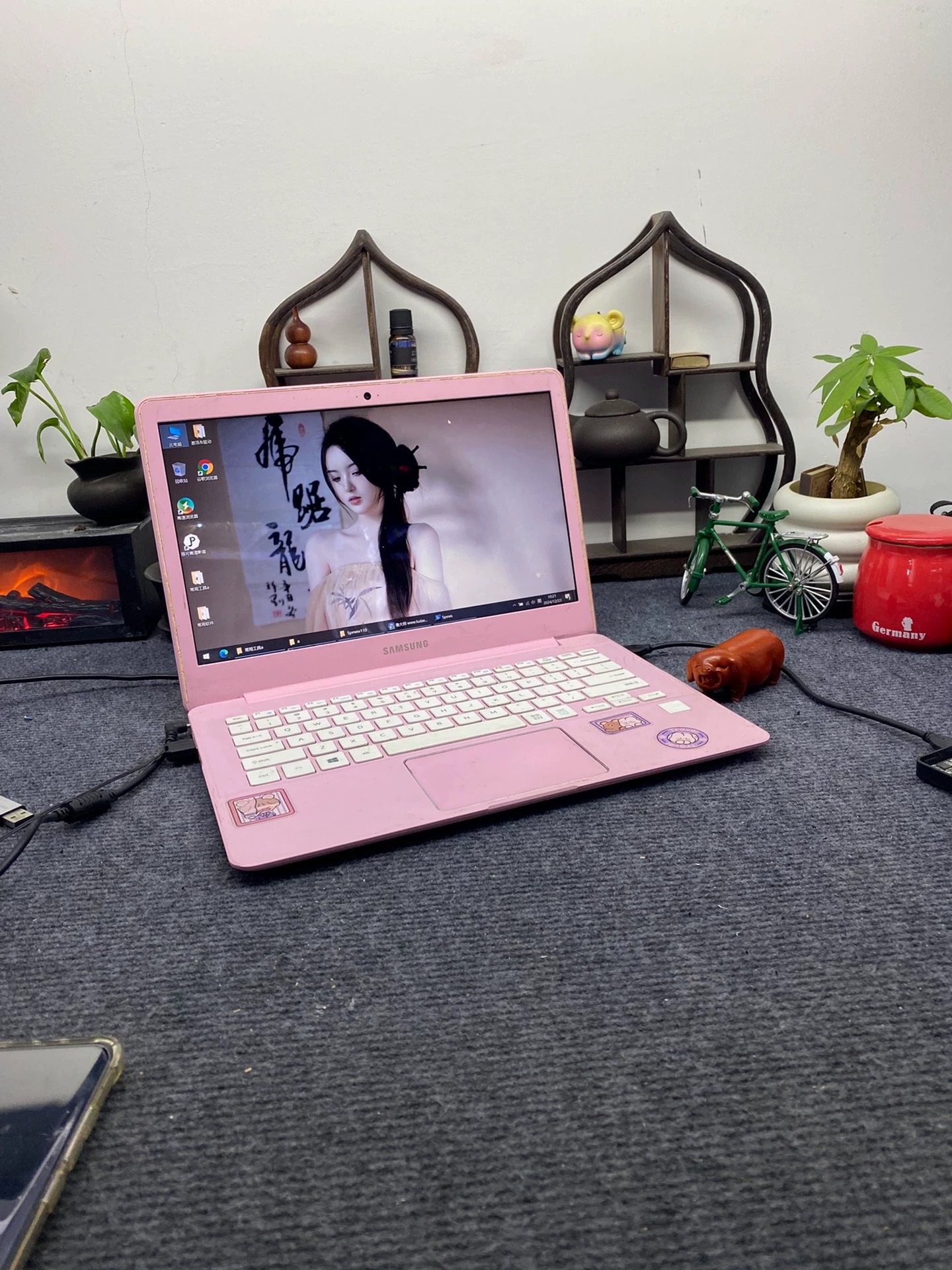 价转让工作用的三星笔记本电脑 之前工作用的，上班公司又配一个，所以低价转手自己的这台，没磕碰，没修理过，运行很流畅，配套件一起送出，整机没问题。 没有维修过 